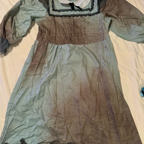 Never worn creepy girl Halloween costume . Youth size large 12-14 - Picture 4 of 7